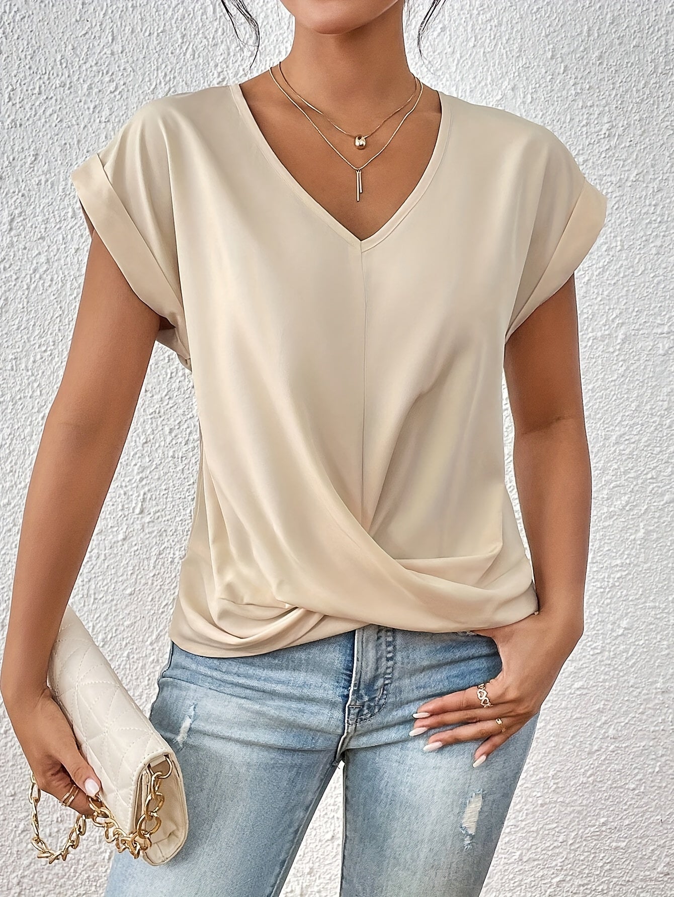 NURIA™ | Camiseta ligera con escote corazón