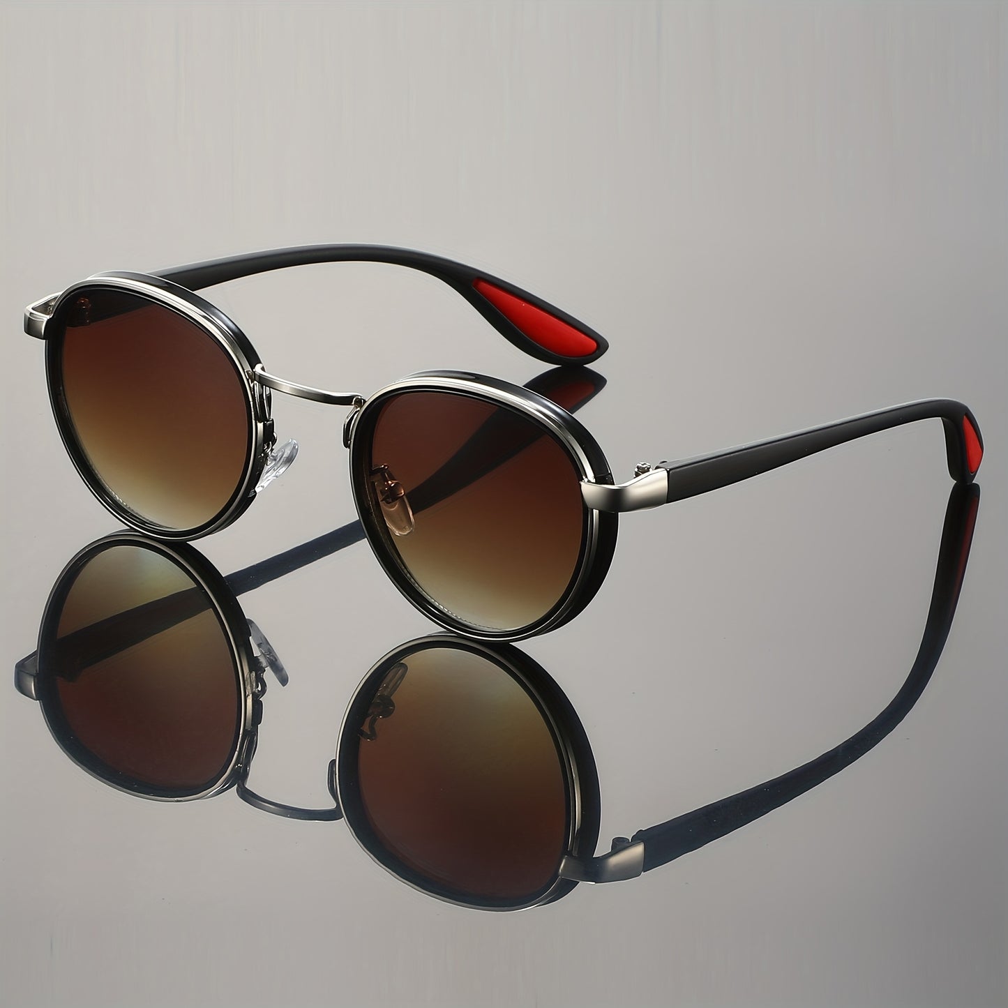 SOL™ | Gafas de sol negras con detalles rojos