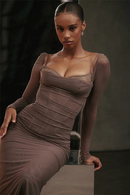 SARA™ | Vestido negro largo con mangas transparentes