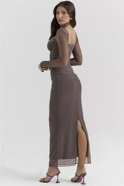 SARA™ | Vestido negro largo con mangas transparentes