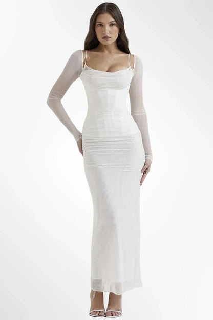SARA™ | Vestido negro largo con mangas transparentes