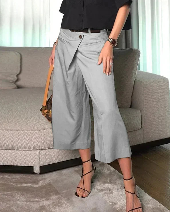 LOURDES™ | Conjunto con top de solapa y pantalón cropped