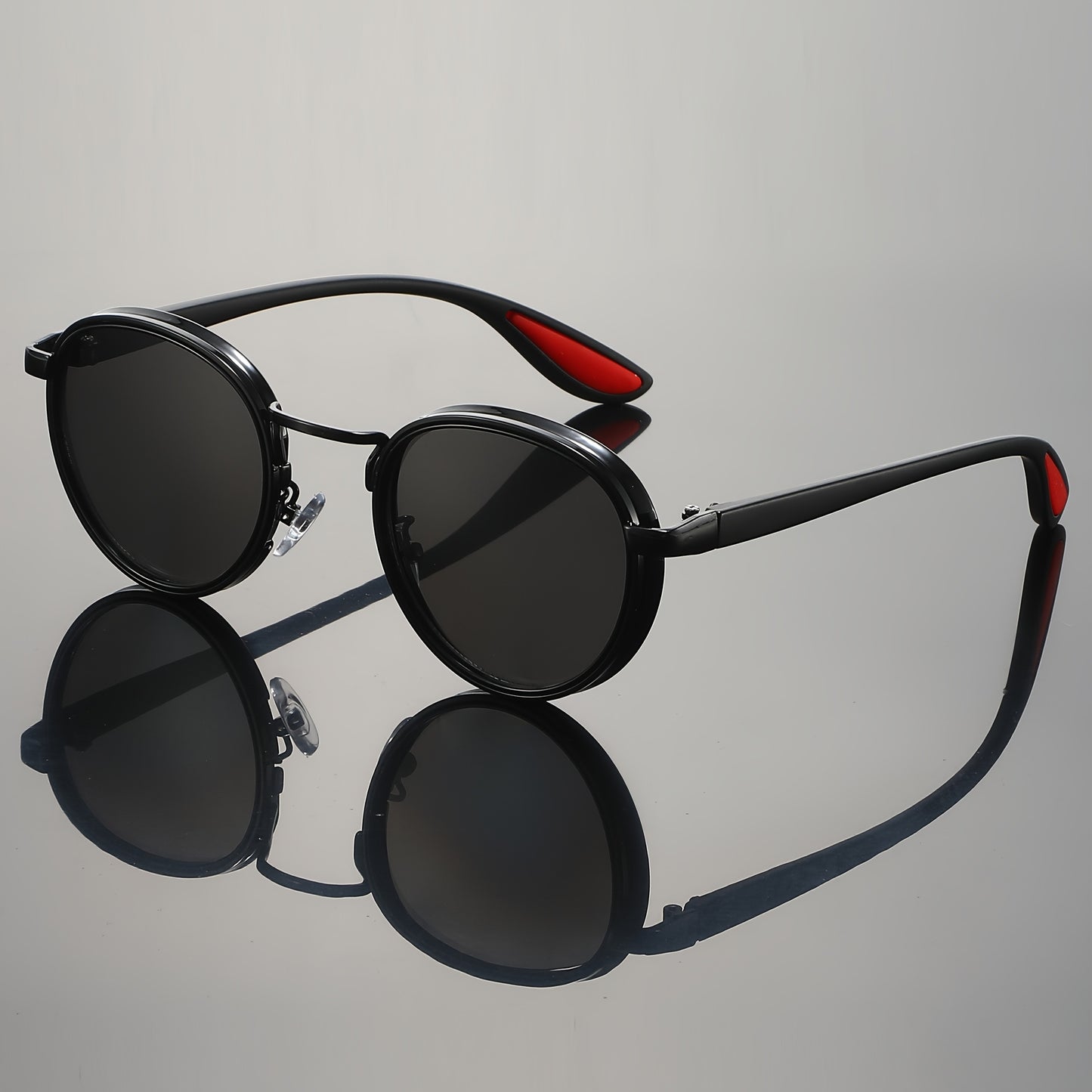 SOL™ | Gafas de sol negras con detalles rojos