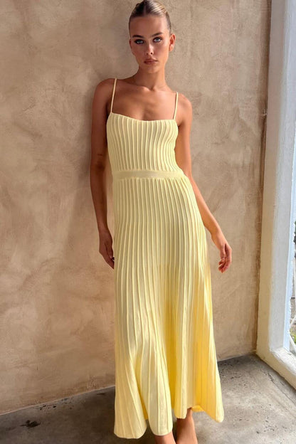 ALICIA™ | Vestido midi ligero con escote halter