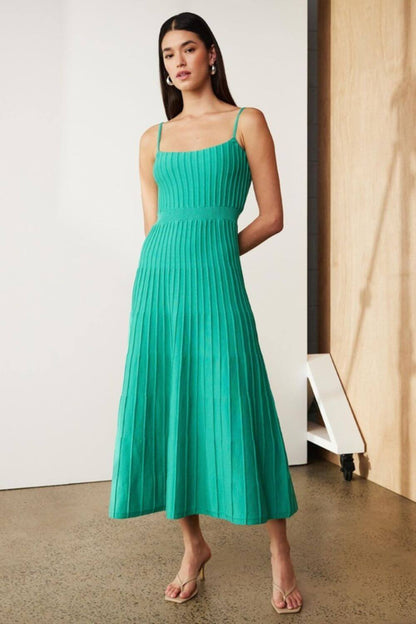 ALICIA™ | Vestido midi ligero con escote halter