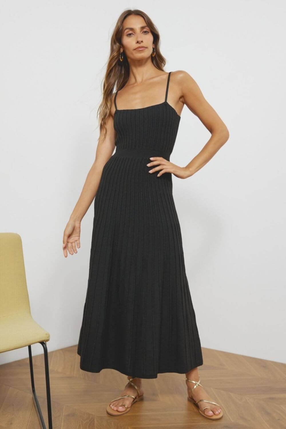ALICIA™ | Vestido midi ligero con escote halter