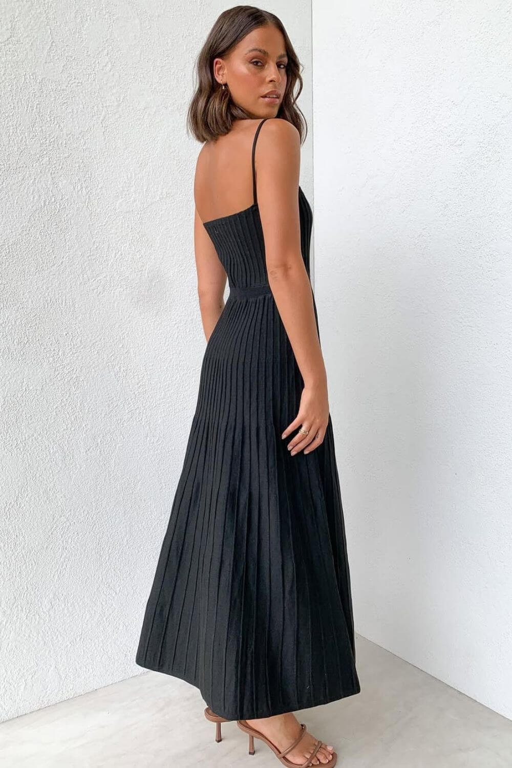 ALICIA™ | Vestido midi ligero con escote halter